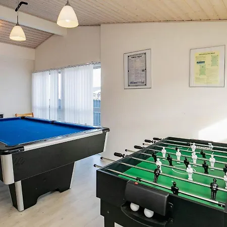 8 Person In Lokken-by Traum *