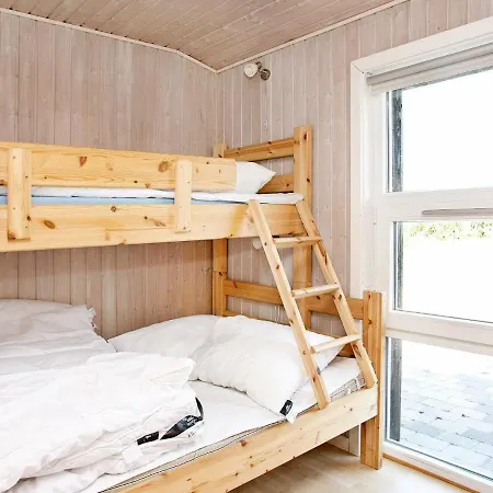 8 Person In Lokken-by Traum * Løkken