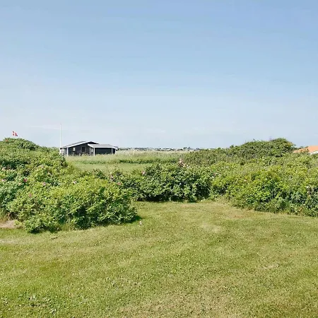 8 Person In Lokken-by Traum