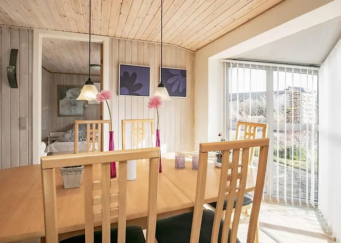 8 Person In Lokken-by Traum