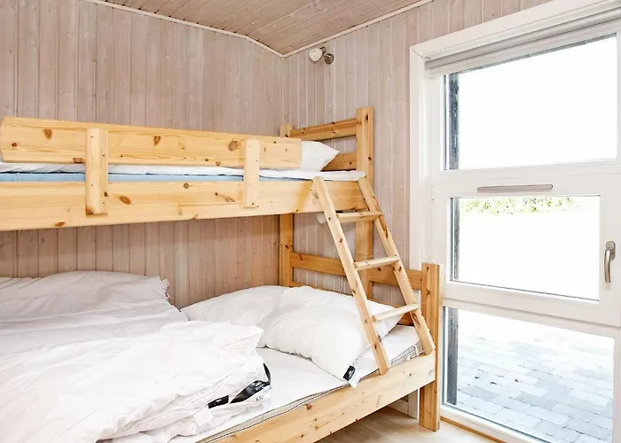 8 Person In Lokken-by Traum * Løkken