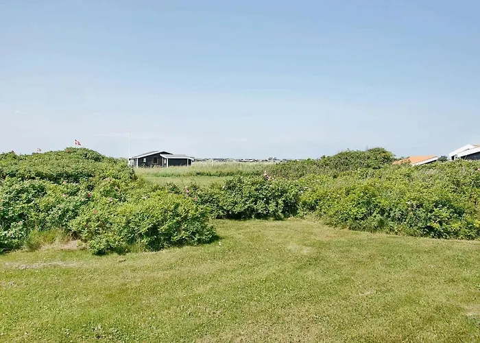 8 Person In Lokken-by Traum